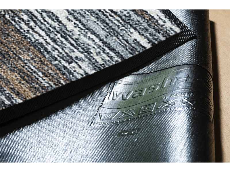 Scratchy beige wash + dry Matte