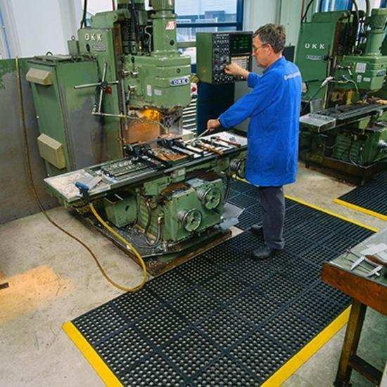 650SFR Cushion Ease™ Nitrile FR